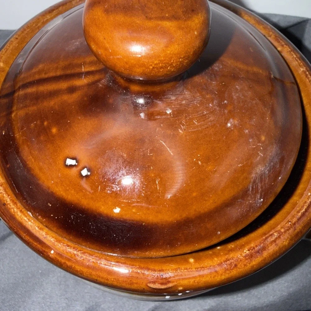 Set Of 4 Vintage brown-glazed French onion soup bowls With Lids